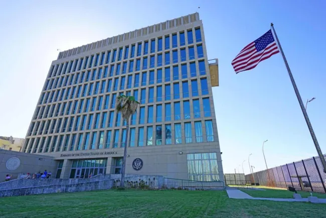 Buscan senadores de EU levantar bloqueo comercial a Cuba