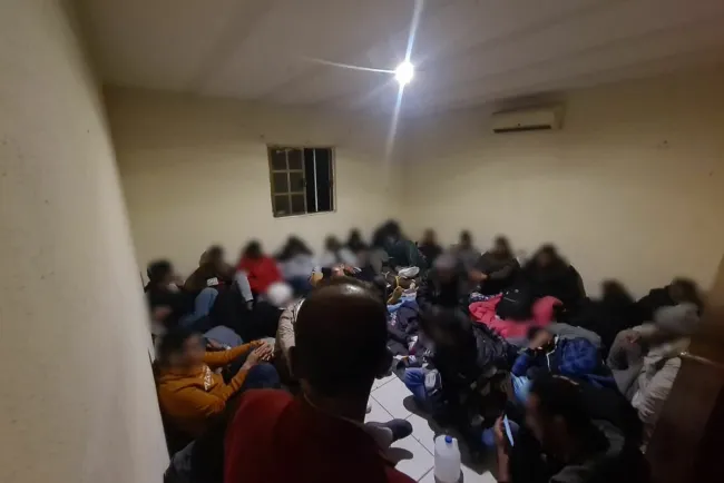 Rescatan a 54 migrantes privados de su libertad en Sonoyta