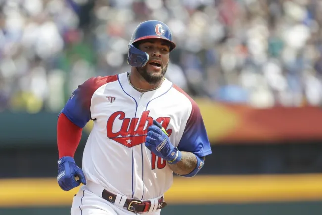Cuba avanza junto a Italia
