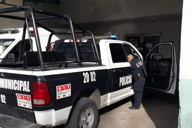 Muere interno rumbo al hospital