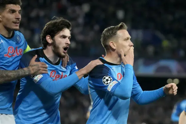Napoli se mete a cuartos