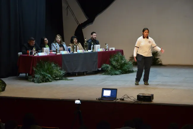 Realizan concurso de oratoria enfocado a vida y obra de Benito Juárez