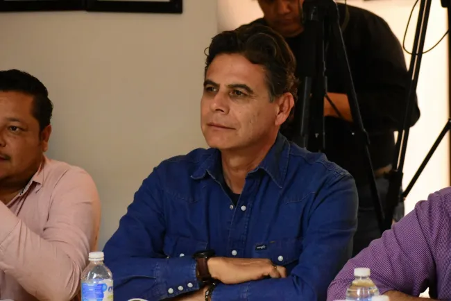 Participa regidor en foro convocado por el Congreso