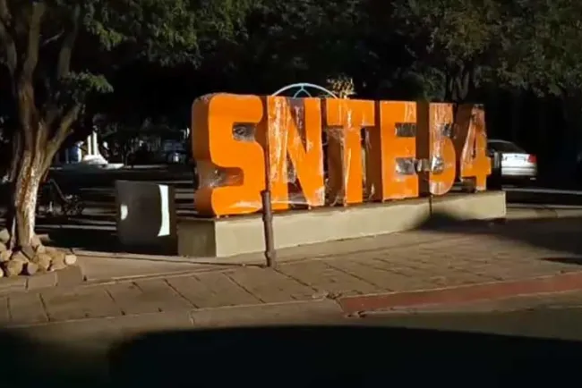 Ocasionan daños y roban en el SNTE 54