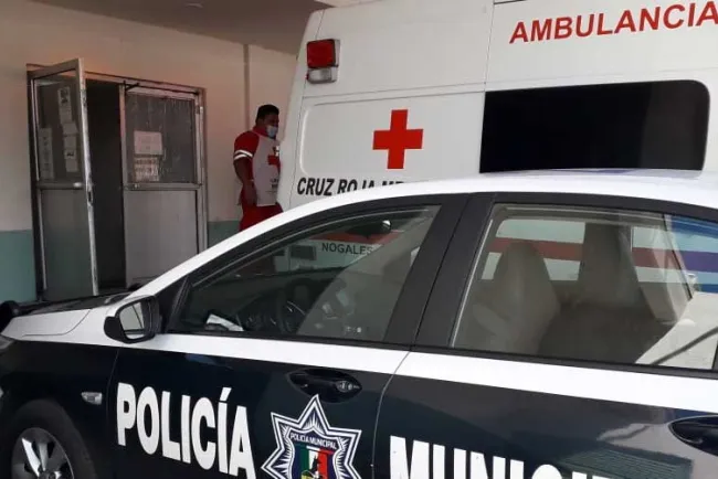 Se encaja cuchillo él mismo después de ingerir alcohol