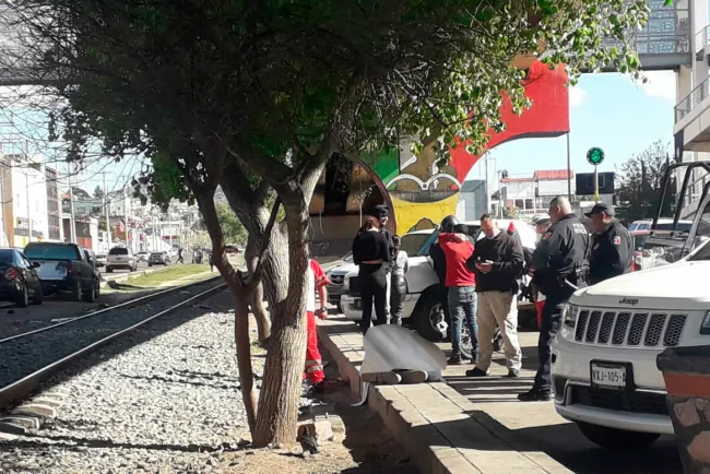 Encuentran a presunto indigente sin vida