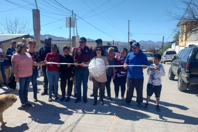 Pavimentan calle en Solidaridad con el Repuve