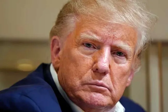 Viaja Trump a Nueva York para comparecer ante la justicia de EU