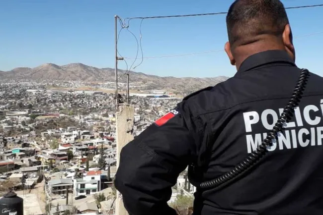 Regresan vehículo a propietario; no sabía que se lo habían robado