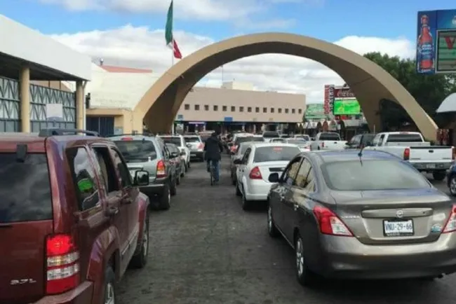 Incrementa fila para cruzar a EU en frontera