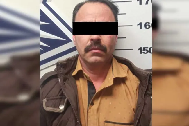 Agrede conductor ebrio a uniformados al ser detenido