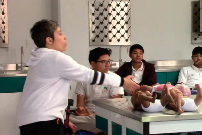 Concientizan a jóvenes del Cecytes II sobre fentanilo