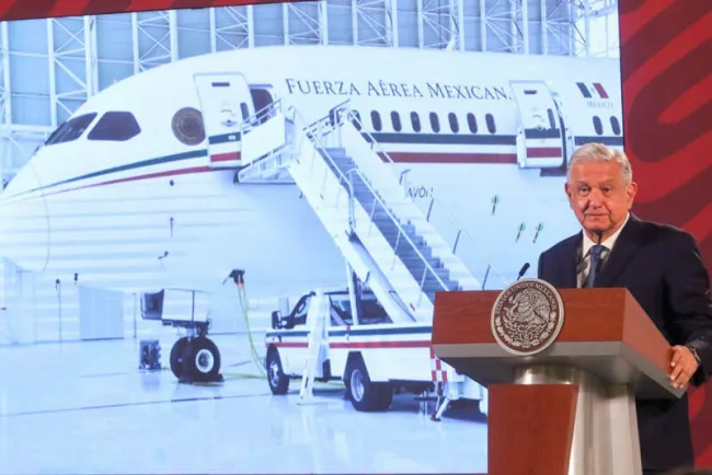 Anuncia AMLO posibilidad de vender el avión presidencial