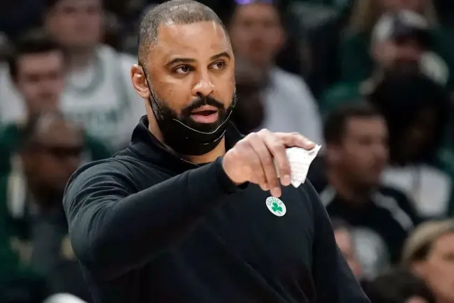 Udoka toma a Rockets