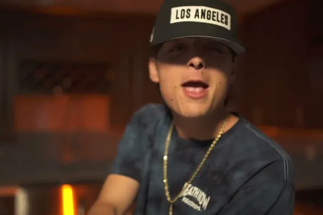 Afirma Peso Pluma que Nogales es una de las ciudades más 'cule*as' que ha visitado