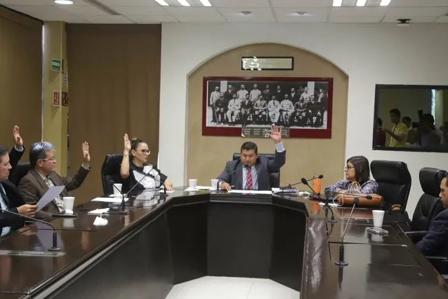 Aprueban iniciativa ciudadana Ley 3 de 3 en Comisión