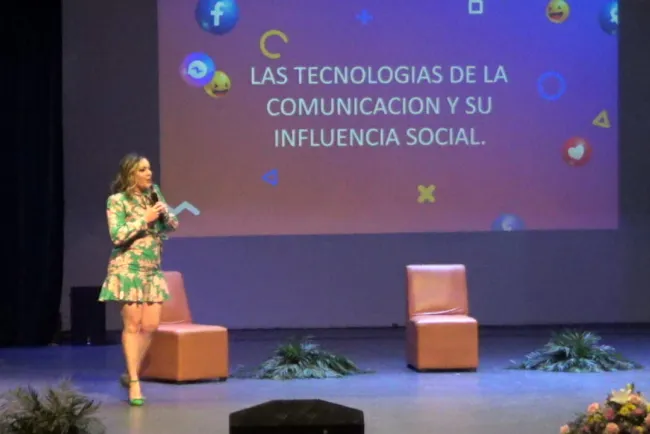 Desarrollan primer Congreso Municipal de Educación