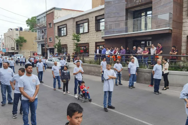 Desfilan por el Día del Trabajo