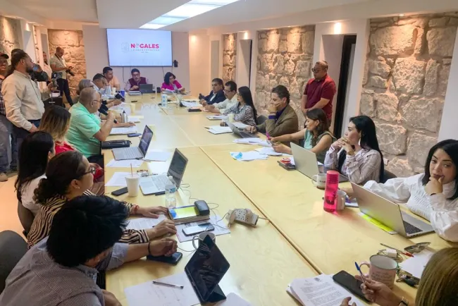 Tendrán maestros descuentos en predial y multas