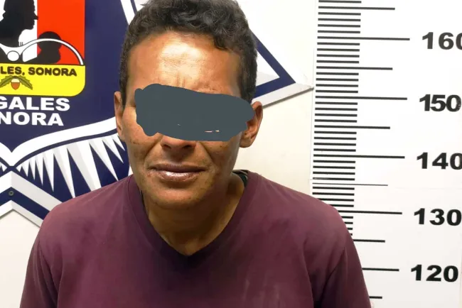 Detienen a mujer, presunta distribuidora de fentanilo