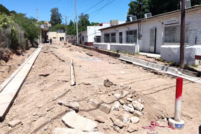 Avanza obra en calle Revolución con fondos del Repuve
