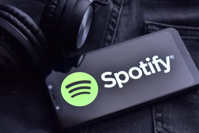 Elimina Spotify canciones generadas con inteligencia artificial