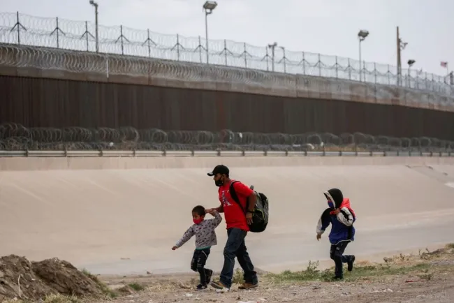 Advierte ONG por “riesgo” de 4 mil menores en frontera de EU