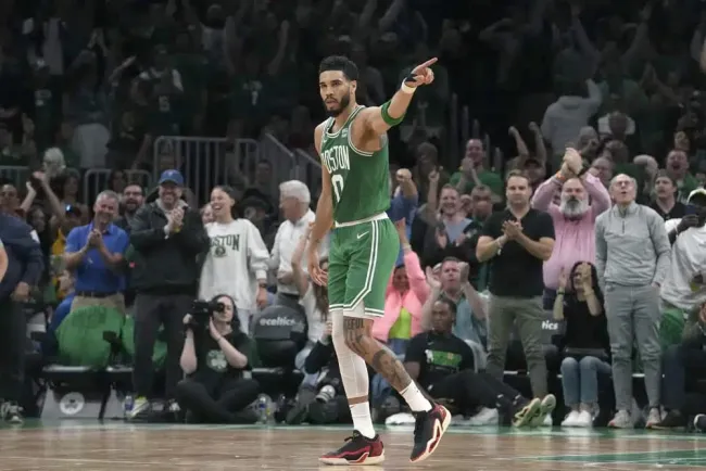 Celtics y Heat arrancan batalla