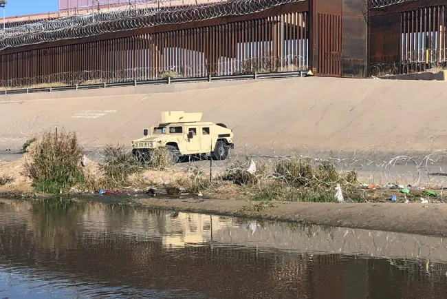 Sellan frontera texana 24 estados republicanos