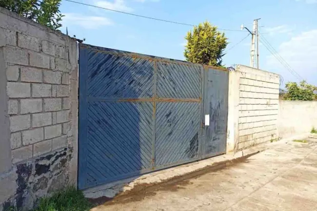 Encuentran manual para producir metanfetaminas en vivienda cateada