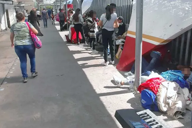 Apoya la UMPC a migrantes que esperan cita para asilo en EU