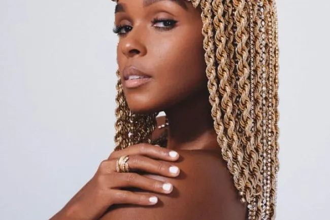 Janelle Monáe se desnuda para Rolling Stone