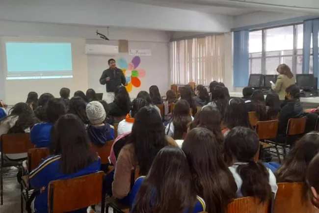 Lleva DIF programas de prevención a estudiantes