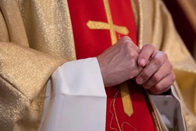 Admite iglesia española 927 abusos sexuales