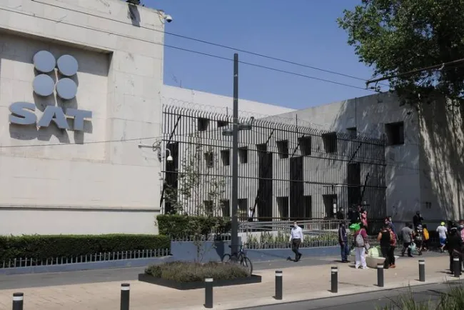 Detienen verificación de identidad de personas físicas en el SAT