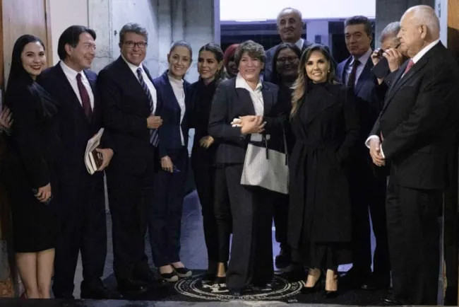 Tiene cena AMLO con ‘corcholatas’ y gobernadores; fortalecen la unidad