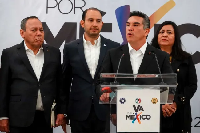 Firma oposición alianza para 2024; ofrecen a un solo candidato