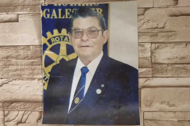 Continúan labor altruista del médico Contreras