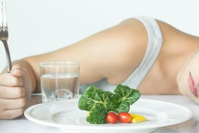 Adolescentes los más vulnerables por trastornos alimenticios