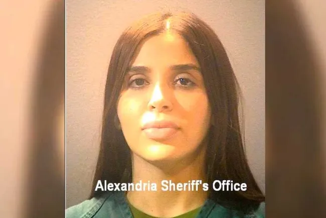 Libre Emma Coronel, sale de la cárcel