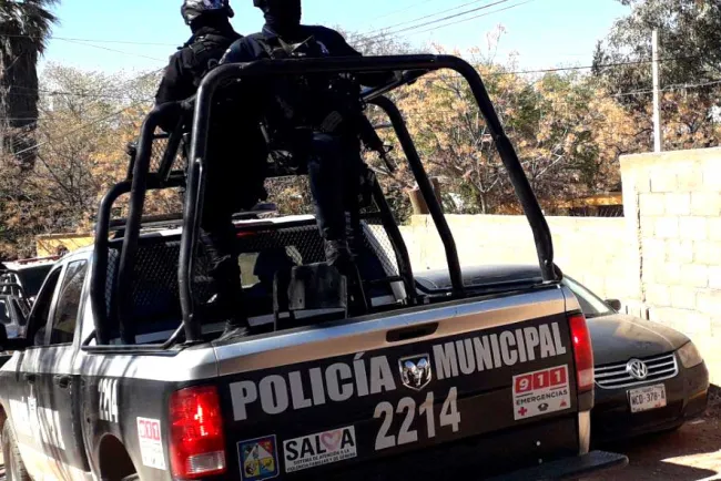 Lo agreden su suegro y sus cuñados; lo lesionan de gravedad