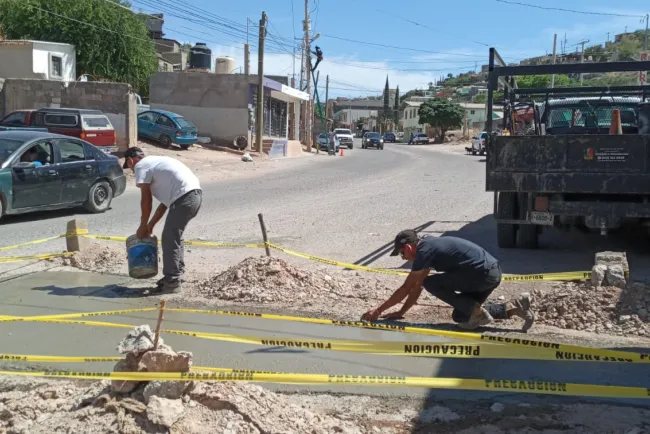 Avanza Oomapas en plan de bacheo en las colonias