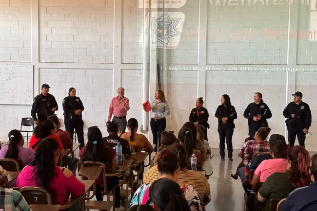 Llevan pláticas de prevención a la ‘Prepa Municipal’