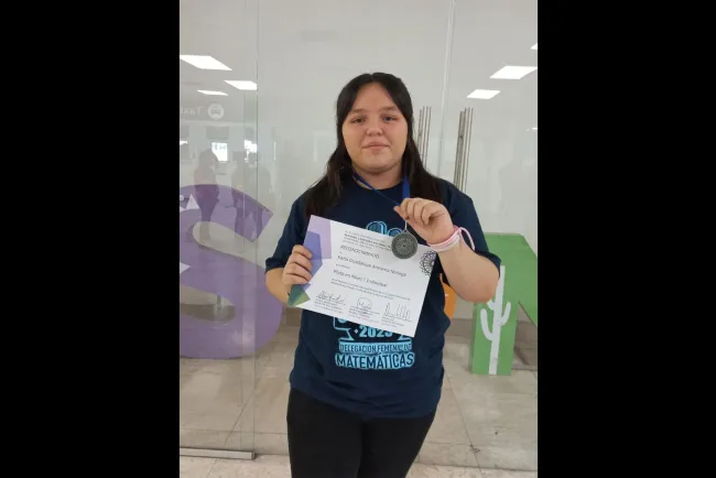 Obtiene alumna de Cobach Sonora plata en concurso de Matemáticas