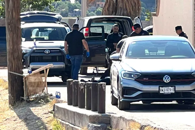 Acribillan a dos y lesionan a otro