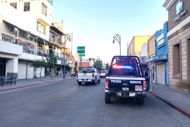 Amenaza y agrede a dentista un cliente