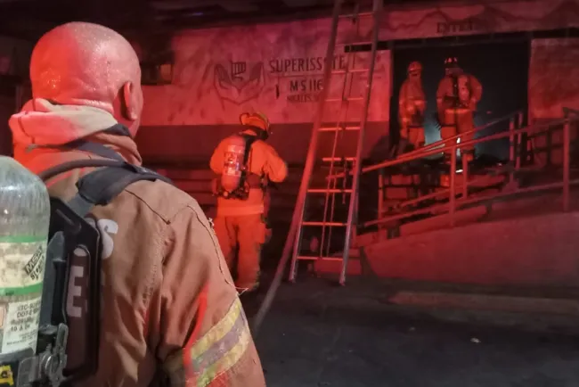 Incendios en edificios abandonados pone en jaque a bomberos