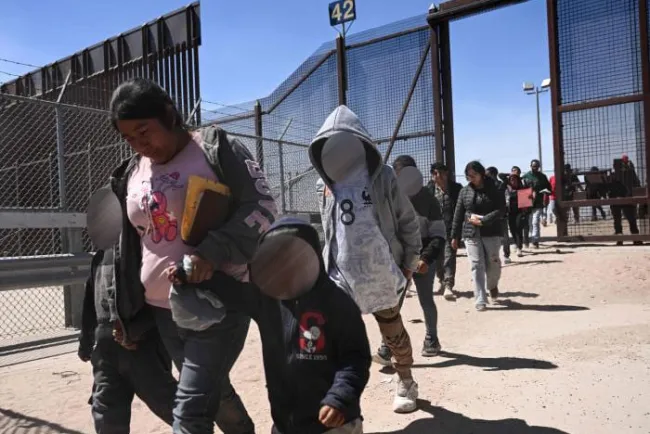 Dan luz verde a Biden para cambiar reglas de ley de migración