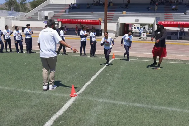 Realizan Cardenales de Arizona campamento de futbol americano