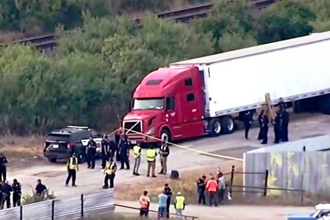 Caen 4 mexicanos en Texas por muerte de 53 migrantes